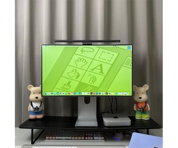 UltraSharp 32 4K USB‑C IPS Borderless Monitor: Sleek 31.5″ 4K IPS display with USB‑C (90 W PD), borderless design, pivot/vertical mode—ideal for PS5 & Mac setups.