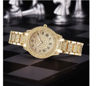 LUXURY DIAMOND GOLD WOMEN'S WRIST WATCH — Elegant ladies timepiece with crystal bezel, gold-tone bracelet, quartz movement, and premium finish for timeless sophistication.