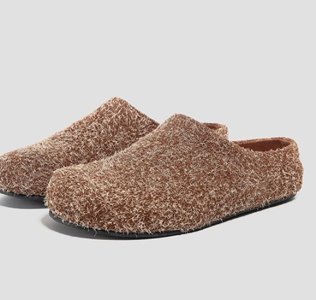 AUCUN FOOTWEAR 25SS SILKY SUEDE AND FROSTED MULES – Closed toe Birkenstock-style casual shoes, perfect blend of comfort and style for everyday wear.