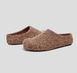AUCUN FOOTWEAR 25SS SILKY SUEDE AND FROSTED MULES – Closed toe Birkenstock-style casual shoes, perfect blend of comfort and style for everyday wear.