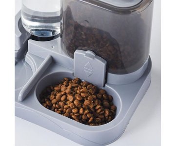 2in 1 cat food dispenser water and food integrated fully automatic feeder for convenient pet meals with compact design and hassle-free refilling.