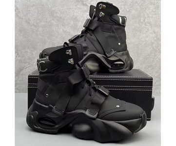 Men's high-top, thick-soled, height-increasing sports boots with a trendy silhouette, elevated insoles, and firm grip for confident urban strides.