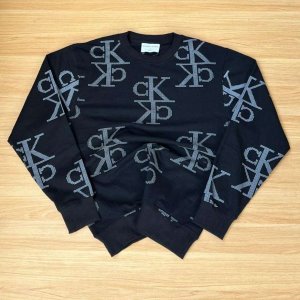 Calvin Klein Men’s Long Sleeve T-Shirt – Classic Fit, Premium Cotton, Stylish & Comfortable Everyday Wear