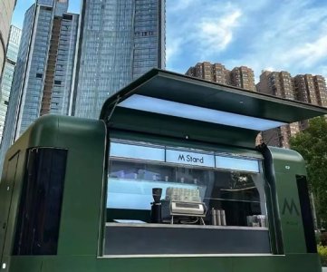 Mobile Coffee Kiosk Stand – Foldable Barista Station with Service Window, Promo Seating, LED Branding, Ideal for Events, Retail & Street Activation