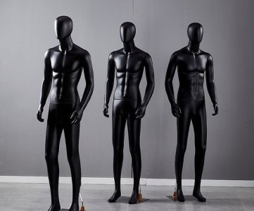 Black Mannequin Trio with Gold Reflective Faces – Modern Full-Body Display Figures for Fashion Stores, Exhibitions & Boutique Window Styling