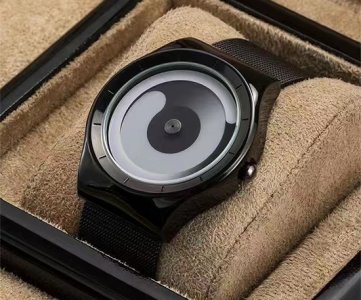 Modern yin-yang wristwatch – artistic dial, mesh band, metallic case, unisex design, minimalist style, gift box included, unique fashion accessory