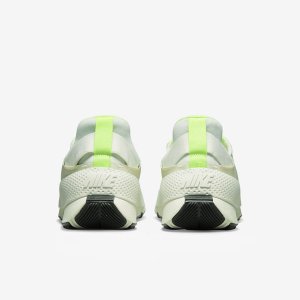 Nike Go FlyEase DR5540-003 Hands-Free Sneakers, Slip-On Athletic Shoes, Lightweight Breathable Mesh, Shock-Absorbent Sole, Unisex Sports Footwear