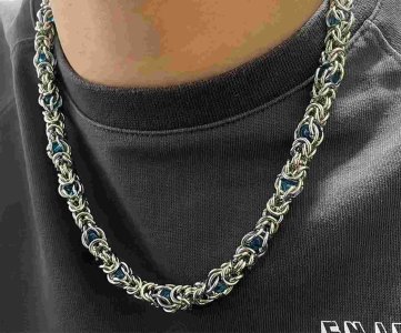 Artisan Chain Necklace – Interwoven Link Design with Gemstone Accents, Premium Craftsmanship & Statement Style for Fashion Enthusiasts and Collectors