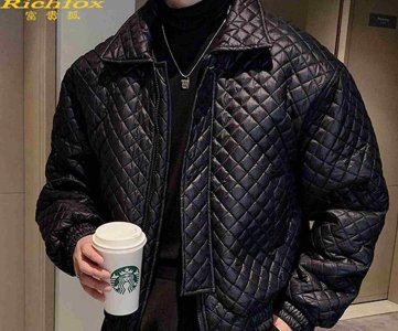 CloudGrid Quilted Jacket – Light-Toned Diamond Stitch Zip-Up with Collar & Minimalist Warmth for Boutique Drops, Urban Capsules or Cold-Weather Styling