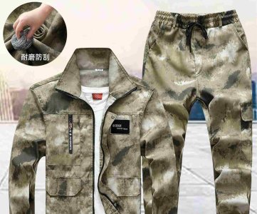 Camouflage Jacket & Pants Set – “USSR” Patch, Ribbed Hem & Elastic Cuffs for Tactical Styling, Streetwear Capsules or Outdoor Retail Display